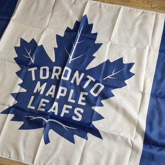 Toronto Maple Leafs Canada Flag - Picture 6 of 7
